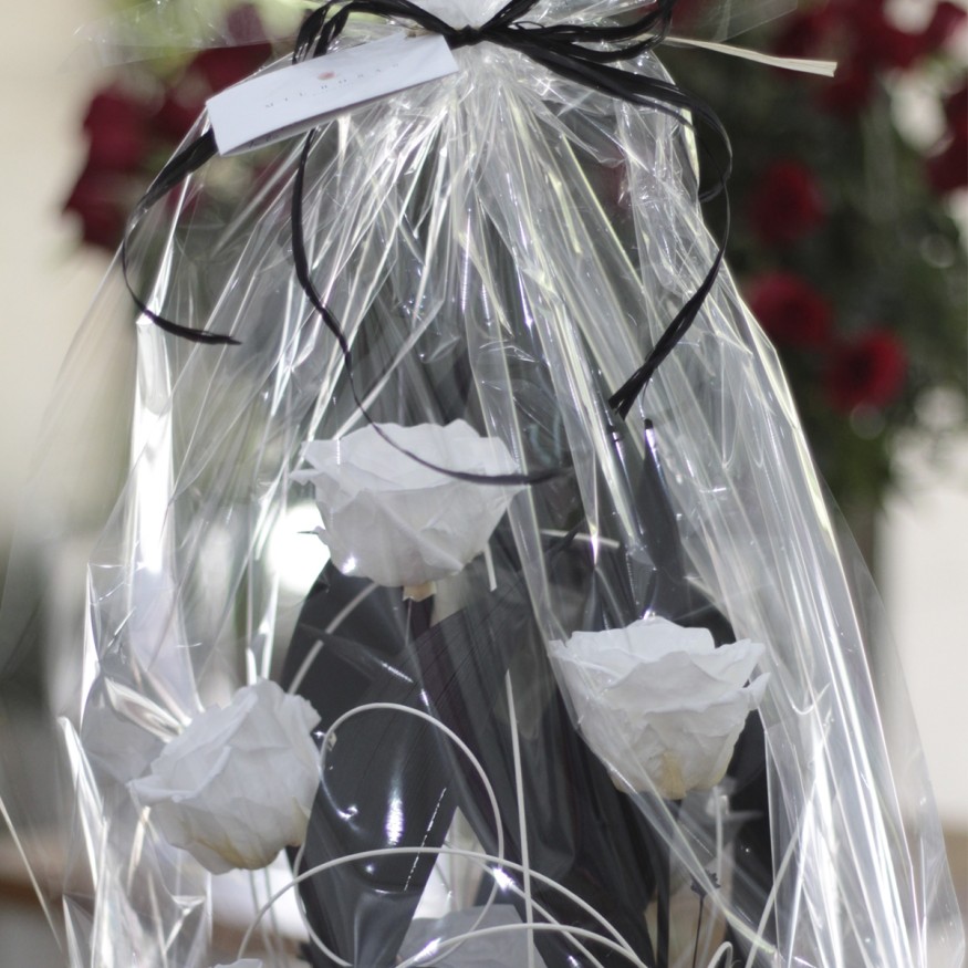 Centro de rosas blancas para regalar