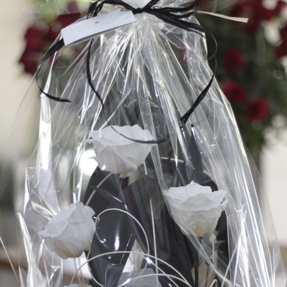 Centro de rosas blancas para regalar