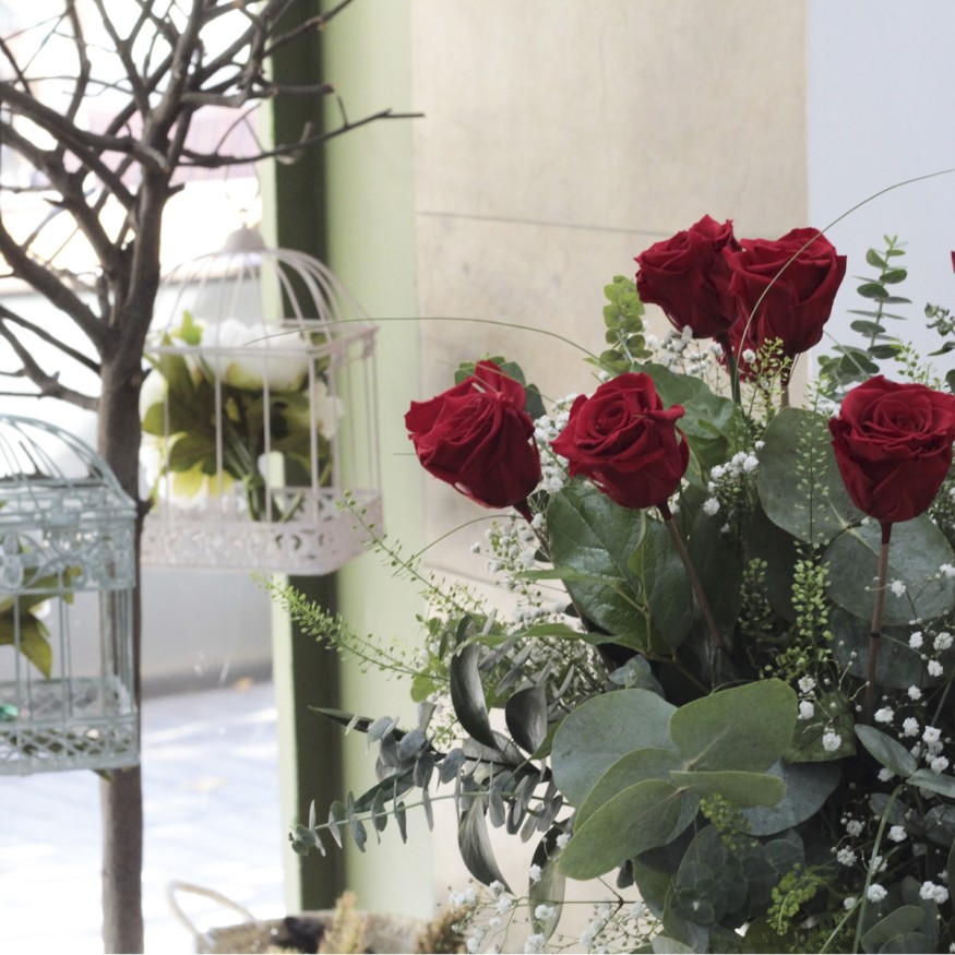 Ramo de Rosas Preservadas Rojo