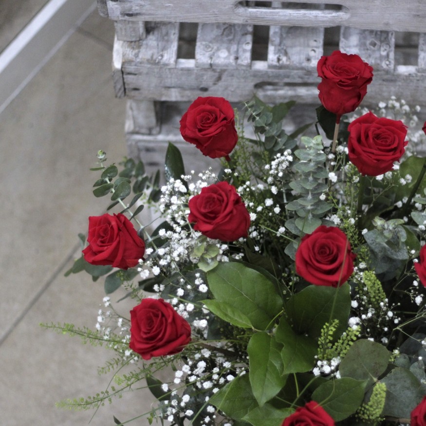 Ramo de Rosas Preservadas Rojo