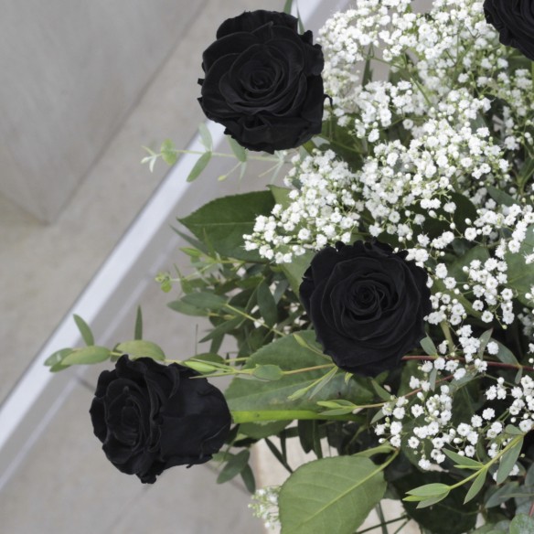 Ramo de Rosas Preservadas Negro