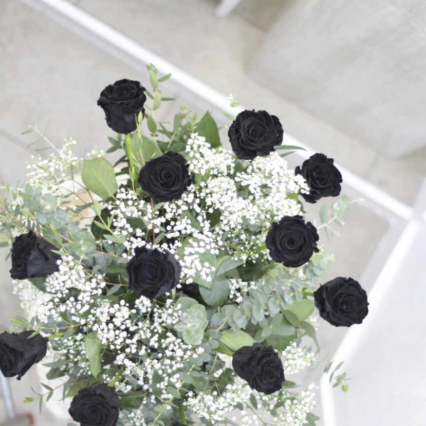 Ramo de Rosas Preservadas Negro