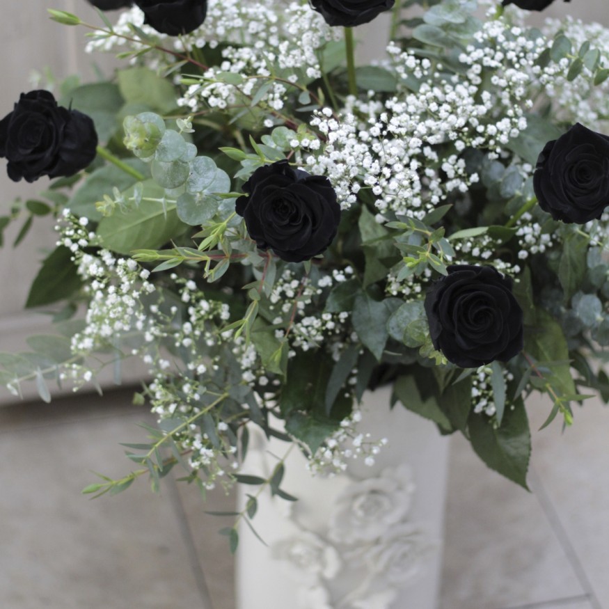 Ramo de Rosas Preservadas Negro