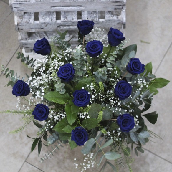 Ramo de Rosas Preservadas Azul Intenso