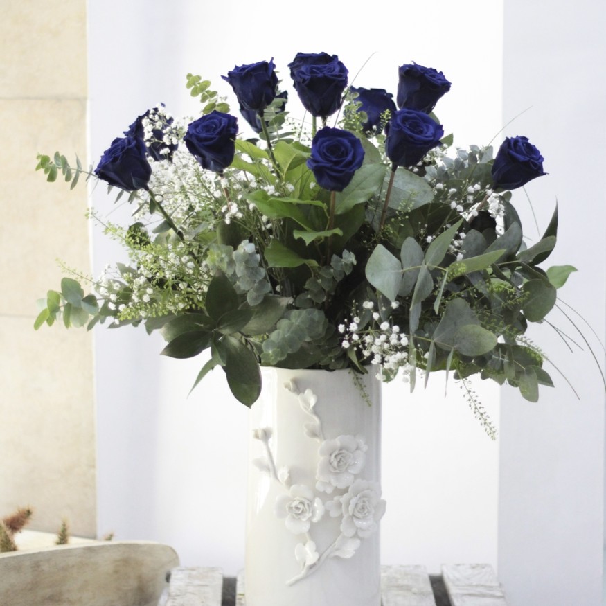 Ramo de Rosas Preservadas Azul Intenso