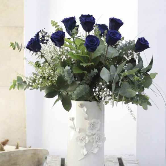 Ramo de Rosas Preservadas Azul Intenso